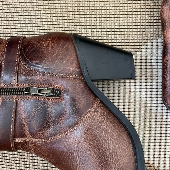 Dingo brown heeled buckle strap cowboy boots - Picture 5 of 7